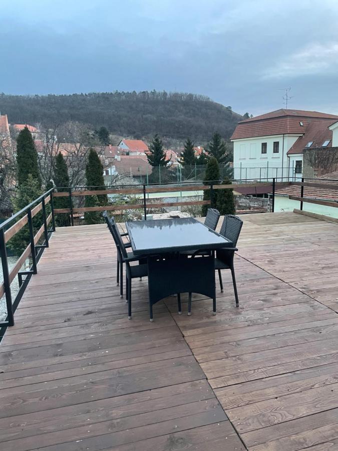 Mikulov Inn - Apartments Slunce ภายนอก รูปภาพ