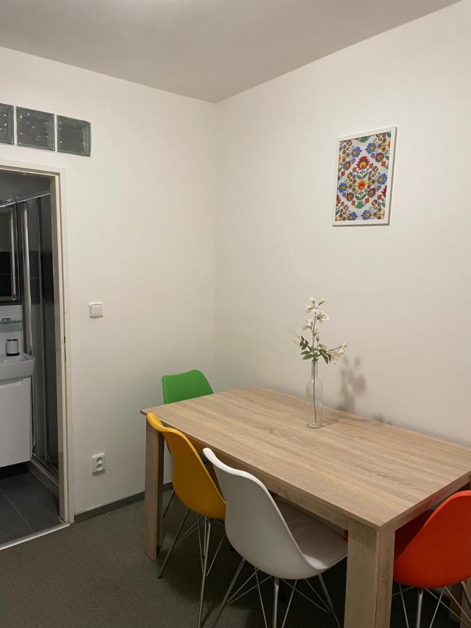 Mikulov Inn - Apartments Slunce ภายนอก รูปภาพ
