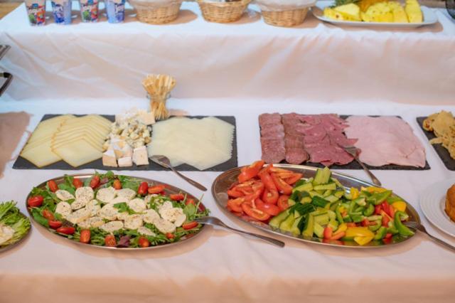 Mikulov Inn - Apartments Slunce ภายนอก รูปภาพ