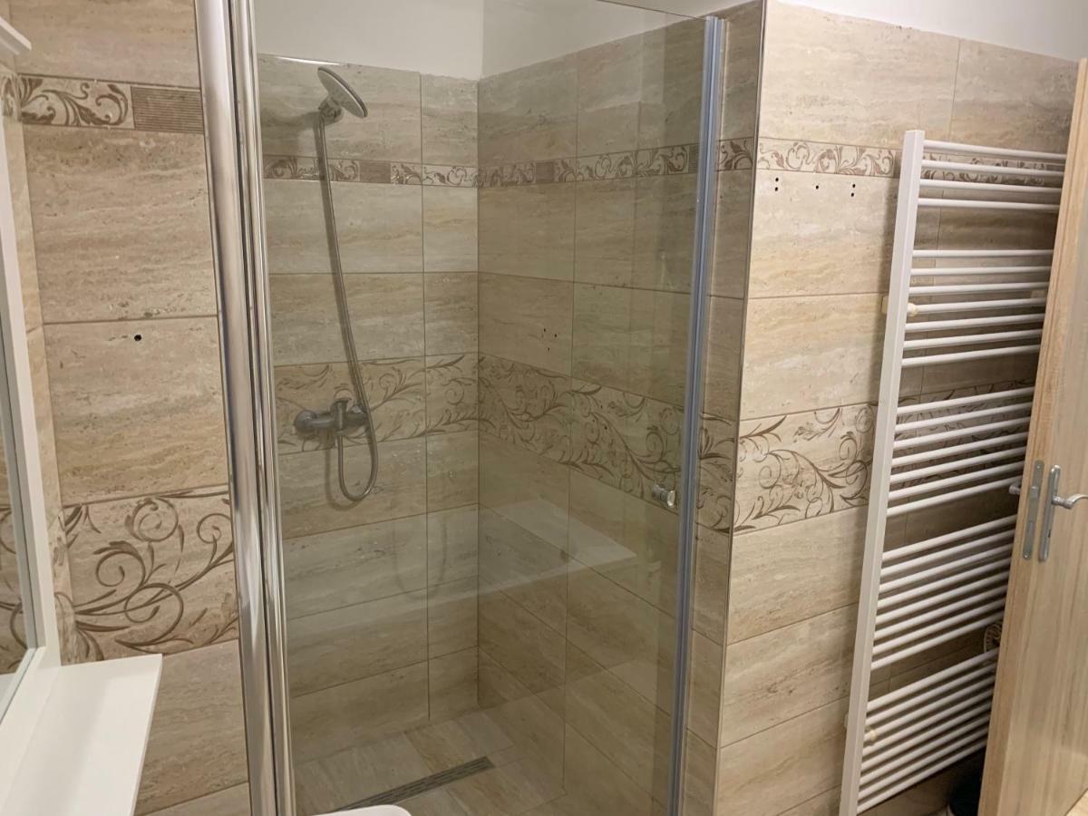 Mikulov Inn - Apartments Slunce ภายนอก รูปภาพ