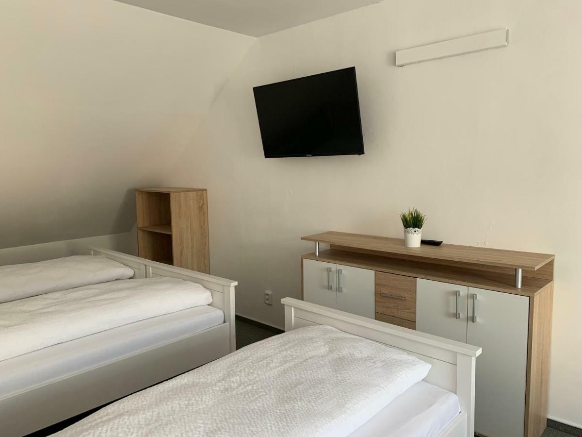 Mikulov Inn - Apartments Slunce ภายนอก รูปภาพ