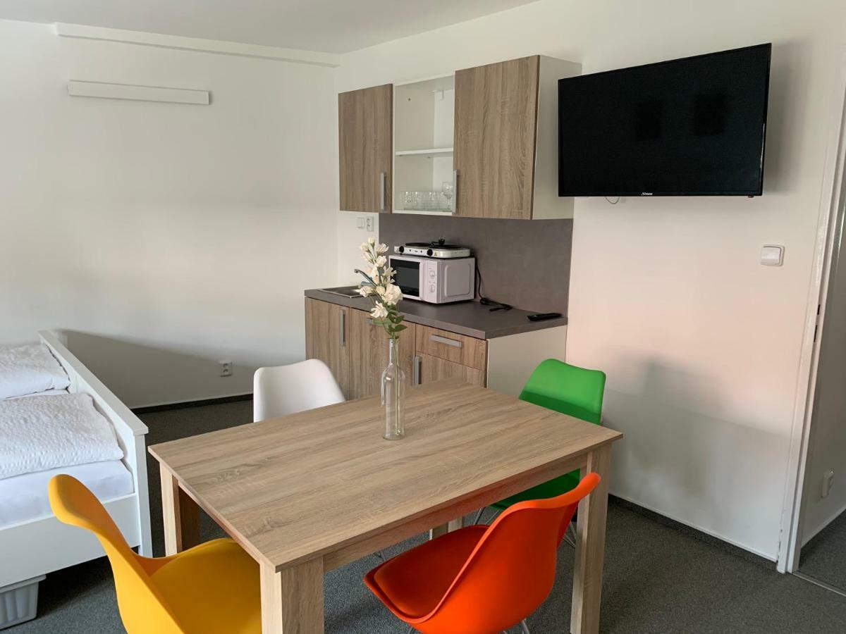Mikulov Inn - Apartments Slunce ภายนอก รูปภาพ