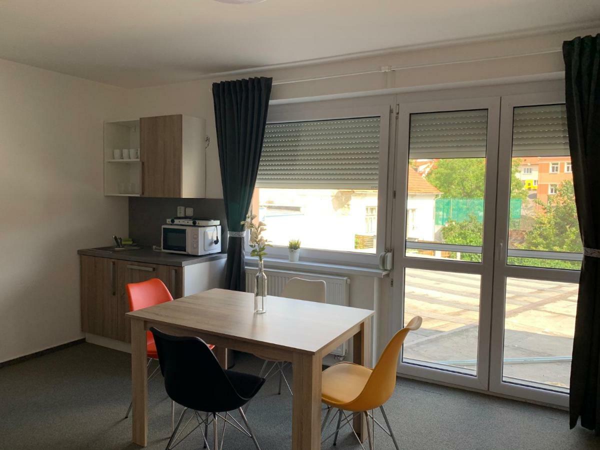 Mikulov Inn - Apartments Slunce ภายนอก รูปภาพ