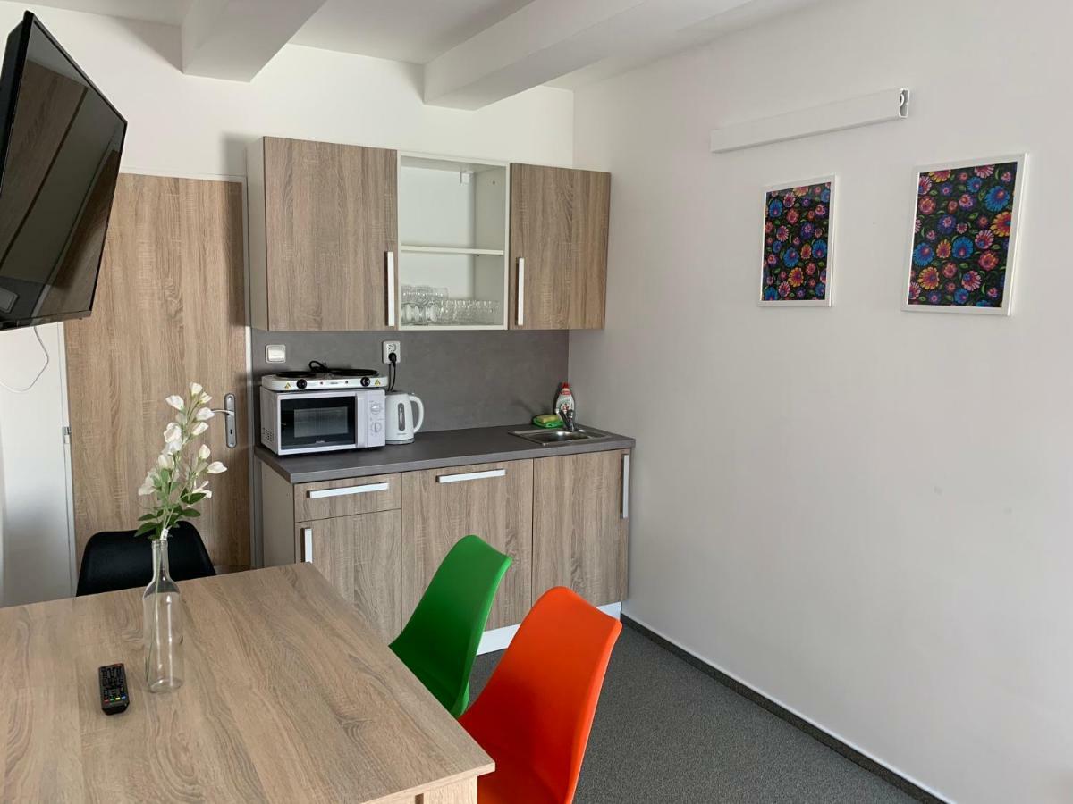 Mikulov Inn - Apartments Slunce ภายนอก รูปภาพ